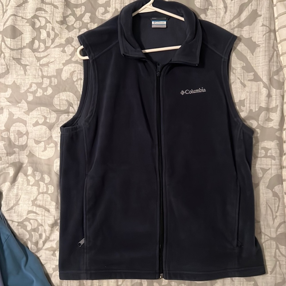 Mens Navy Columbia vest